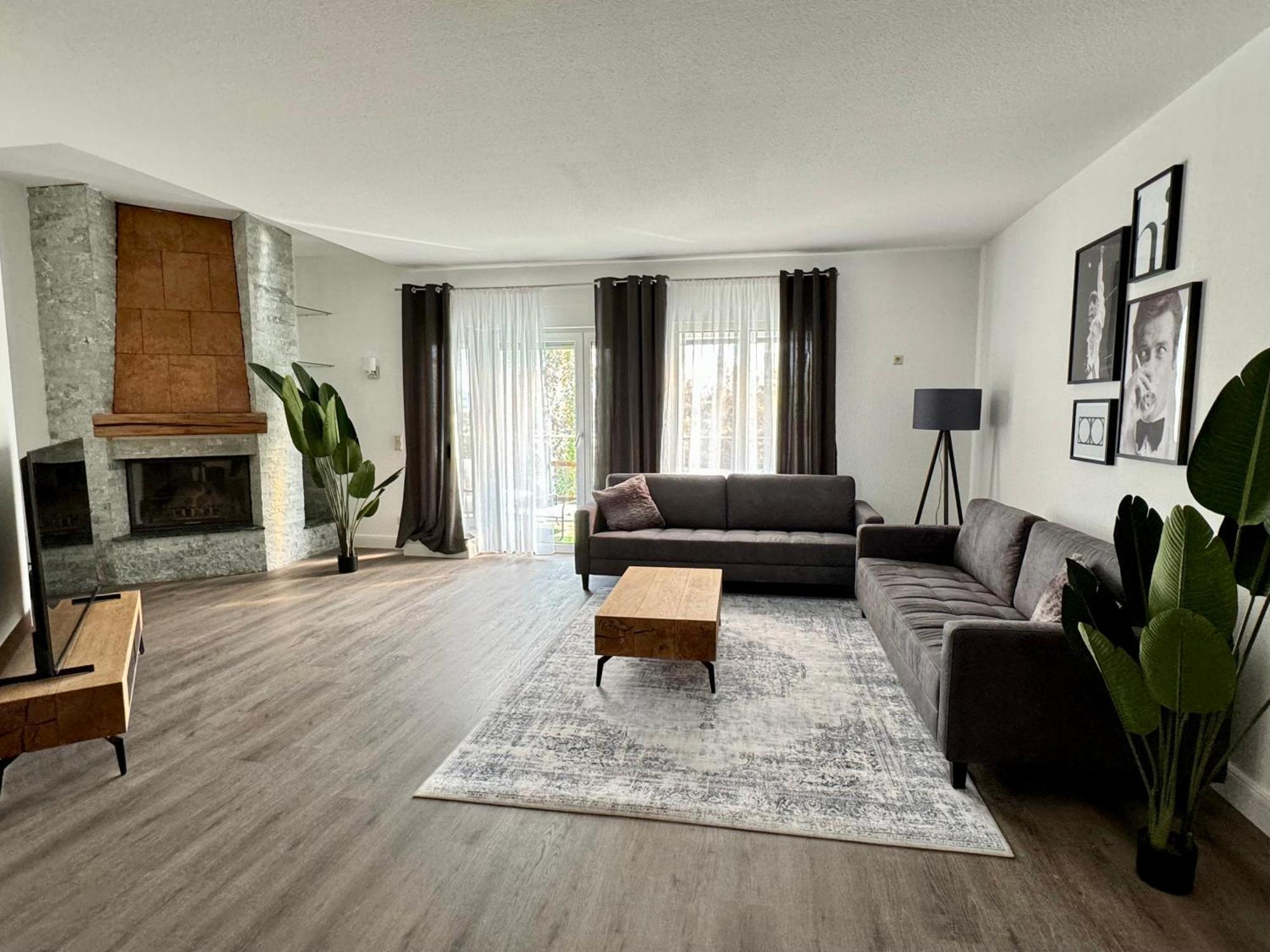 220 Qm Penthouse Wohnung Mit Fahrstuhl - Ohne Spa Мангейм Экстерьер фото