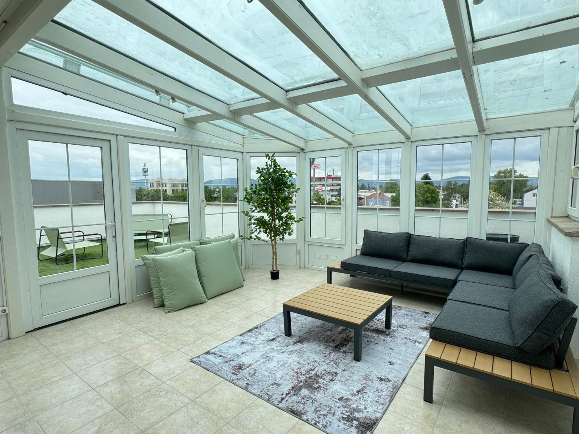 220 Qm Penthouse Wohnung Mit Fahrstuhl - Ohne Spa Мангейм Экстерьер фото
